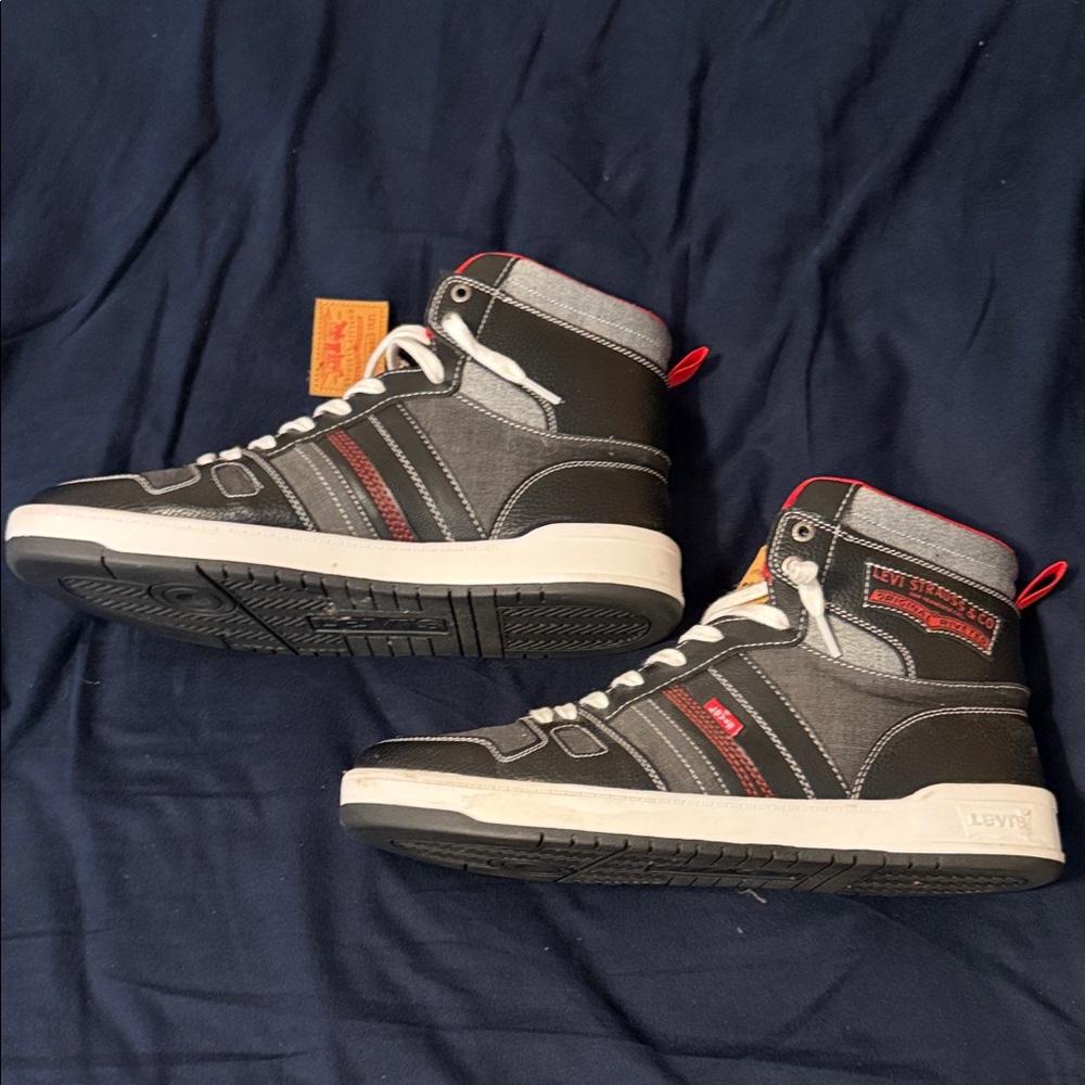 Levi's Men's Black and Red High-Top Sneakers